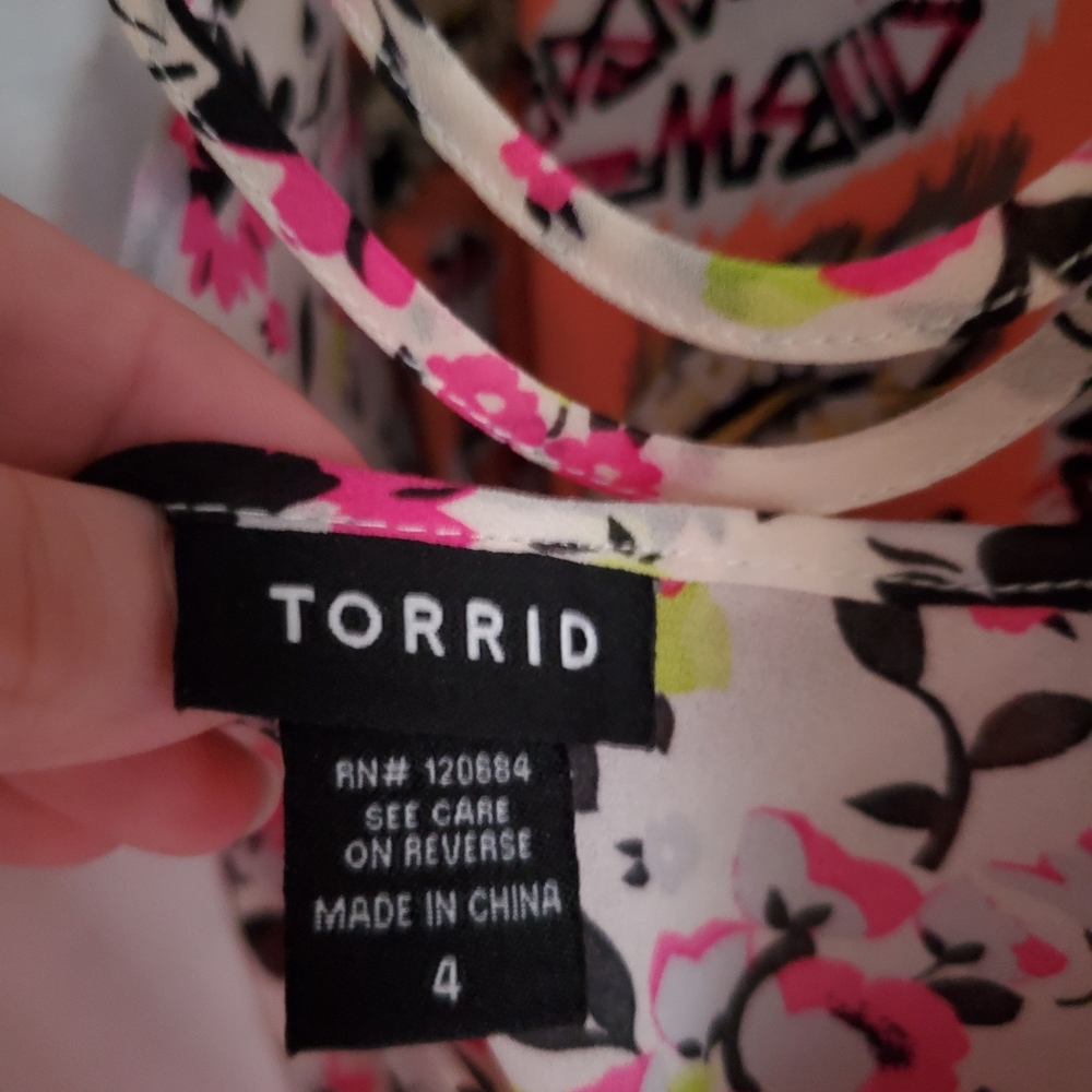 Floral Ribbed Back Tank - Picture 2 of 3